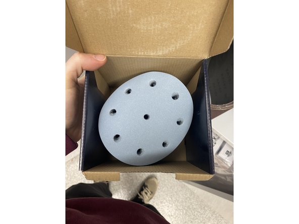 Before using the hand sander, it is important to pick out the right grit and shape of sand paper.