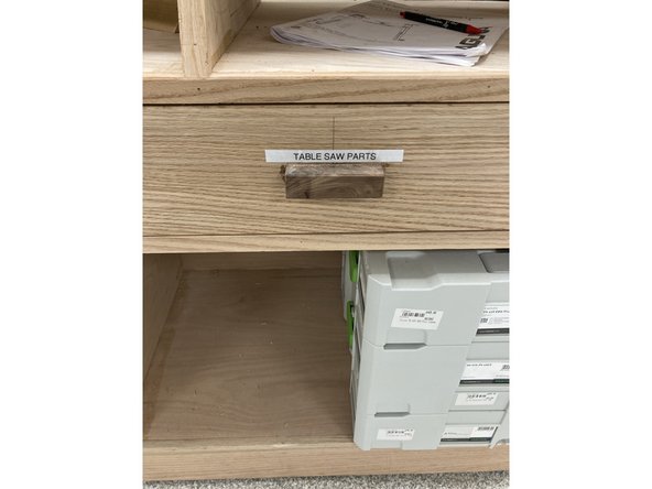 The Dado Stack, Cartridge, and Throatplate can be found in this drawer.