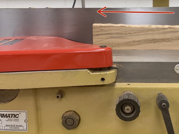 Recommended: Orient board such that the grain runs &quot;downhill&quot; (refer to picture for clarification). Note how the lines run down towards the cutting blade.