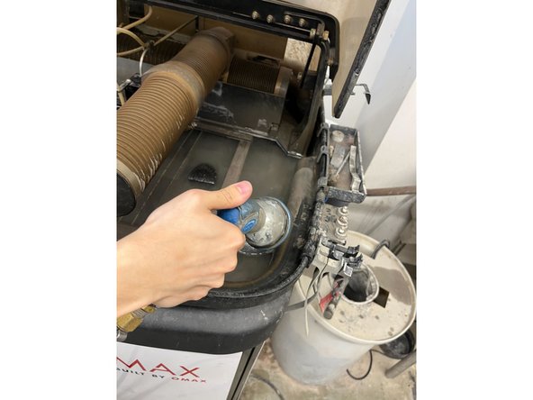 Continue cleaning all the crevices and the sides of the waterjet