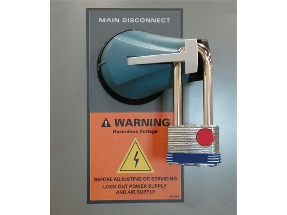 Follow lock-out/tag-out procedures before attempting to clear a case jam. Energized case former parts may activate causing injury.