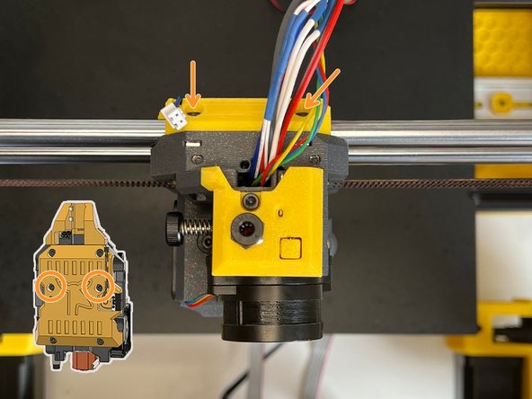 Now tighten the upper screws. The screw distances are precise, depending on your printer the plastic part may have less tolerance. Press and squeeze with your hand from the front if necessary while tightening.