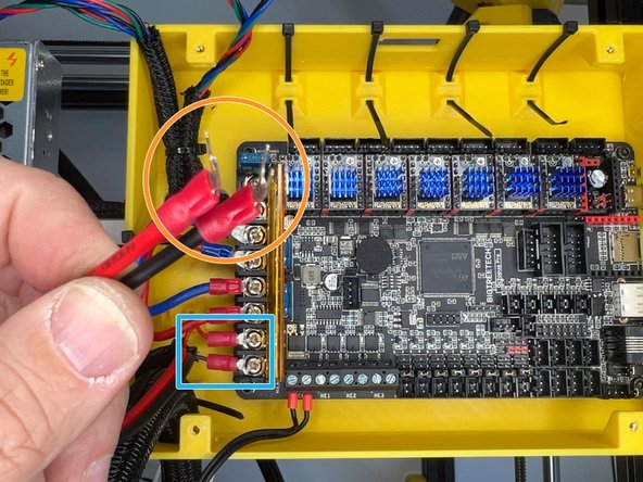 Connect the bed power cables. Please watch out that the bed power polarisation is adverse with other power connectors on the Octopus board.
