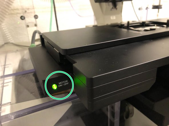 The indicator light &quot;MOTOR ON/OFF&quot; at the stage (left hand side) must be green continuously.