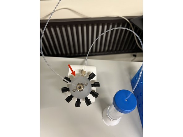 Detach any tubings or stoppers that are in a outlet you'll need. Make sure that the waste is connected to outlet number 10.