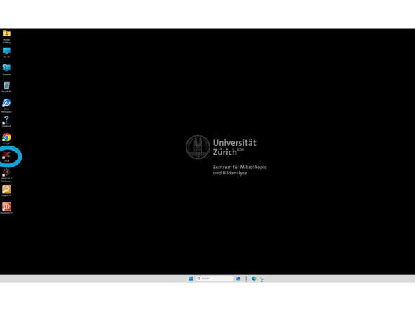 On the desktop, open LAS X.