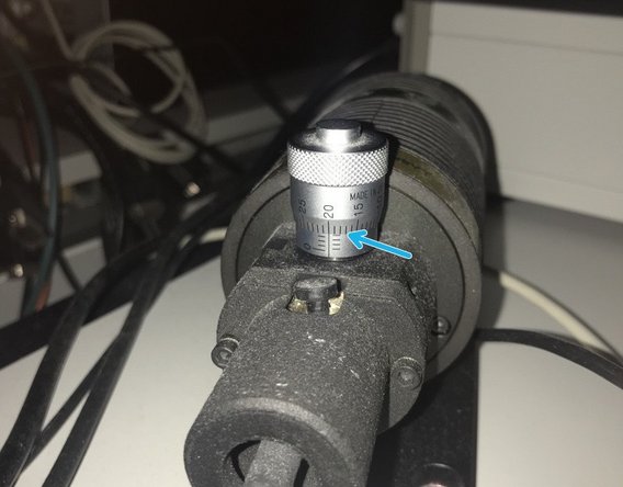 The upper scale goes from 0-50, corresponding to 0.5.