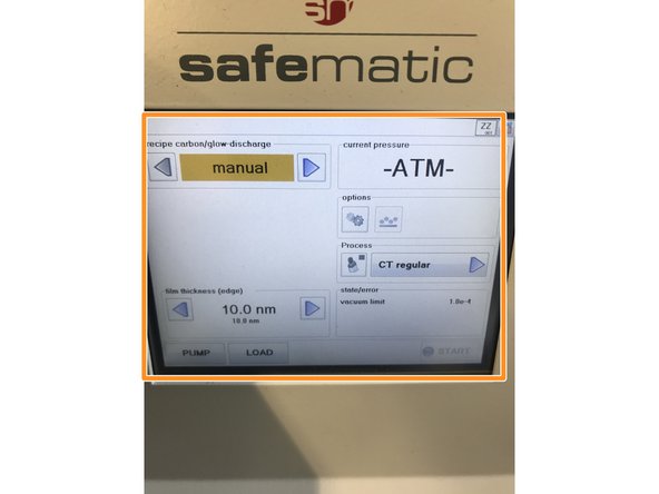 If so, close metal case and mount and fasten the well prepared carbon head with both hands and turn the knob back a quarter turn.