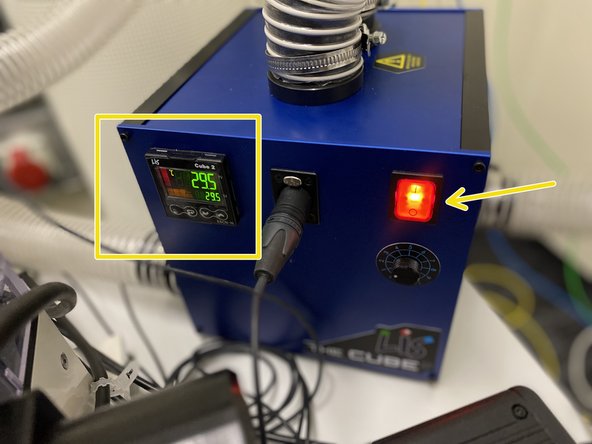It is important that there are no air bubbles sticking to the objectives. Especially the detection lenses seem to adhere bubbles. Try to get rid of these before continuing. Bubbles can diffract the light sheet.