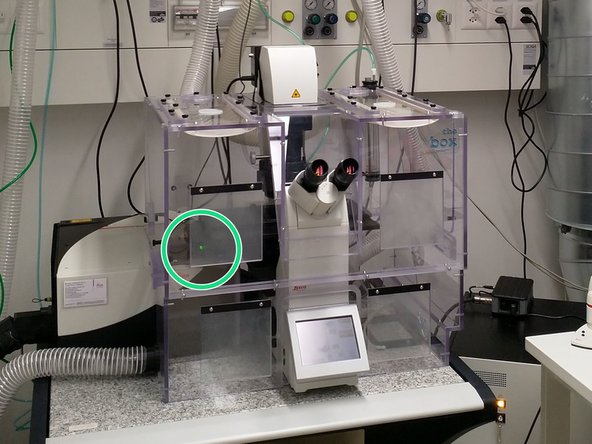 Please note: The x/y stage at this microscope does not need any initialization to function!