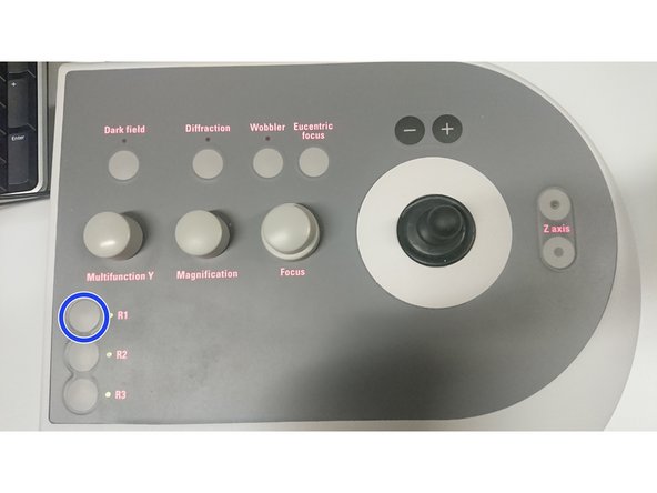 Make sure the Flu screen is inserted! Otherwise the camera can be damaged.