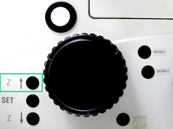 Depending on the objective different immersion media will be used. Apply either on the sample or directly to the objective.