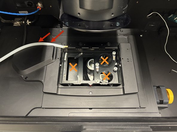 Install the chamber on the microscpe