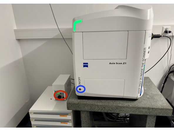 Check that the fluorescence lamp is also switched on.