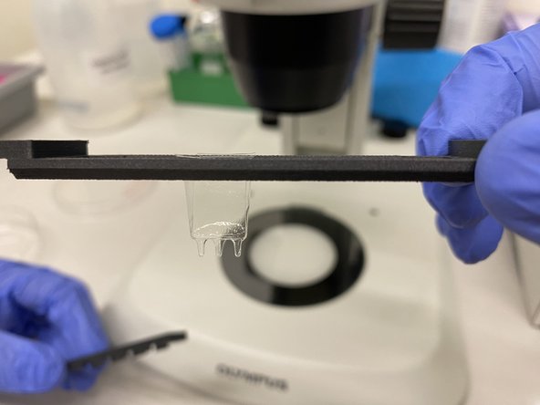 Place the chamber on the magnetic chamber holder by removing the chamber holders top, and then securing it back again.